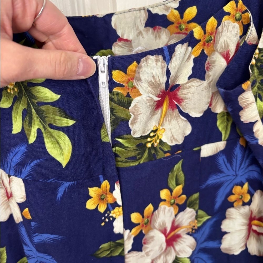 Pacific Legend Tropical Floral Dress - Picture 6 of 10